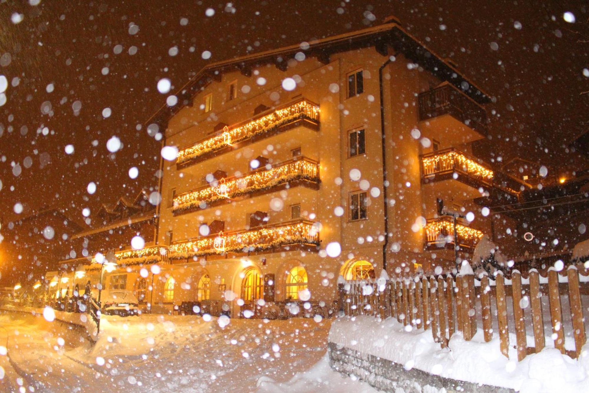 Hotel Rosalpina فولاريا المظهر الخارجي الصورة